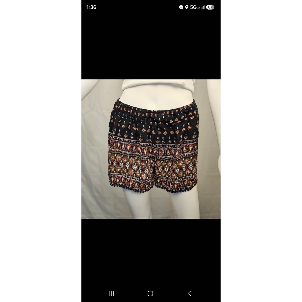 Angie Womens Boho Paisley Print Smocked Waist Crochet Trim Rayon Shorts Black L